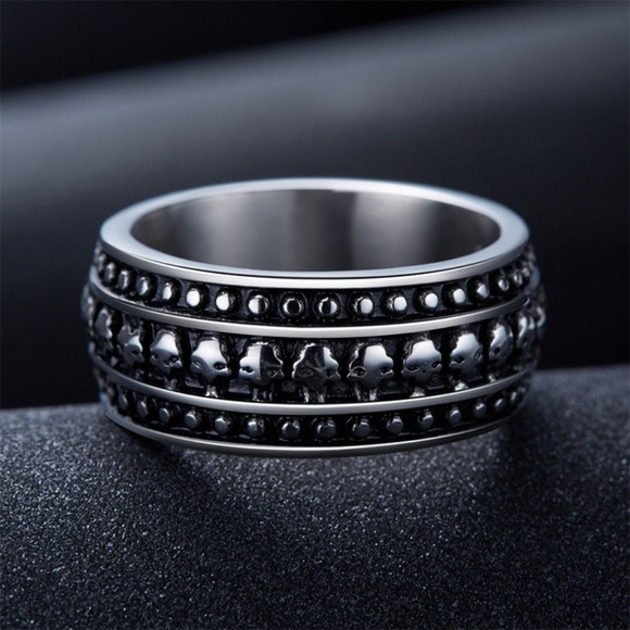 ➰Scull/Punk Ring - Picture 3 of 4